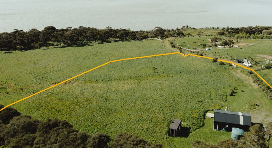  at 1758 Western Lake Road, Western Lake, Featherston