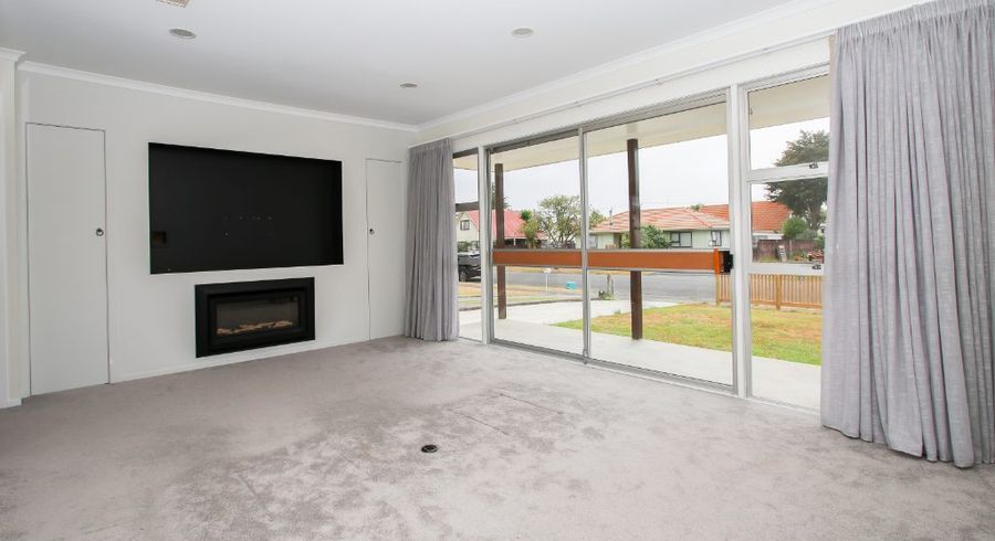  at 14 Oakfield Crescent, Pukete, Hamilton, Waikato