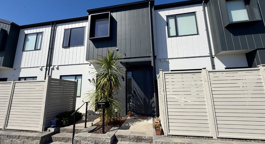  at 5 Tana Way, Manurewa, Manukau City, Auckland