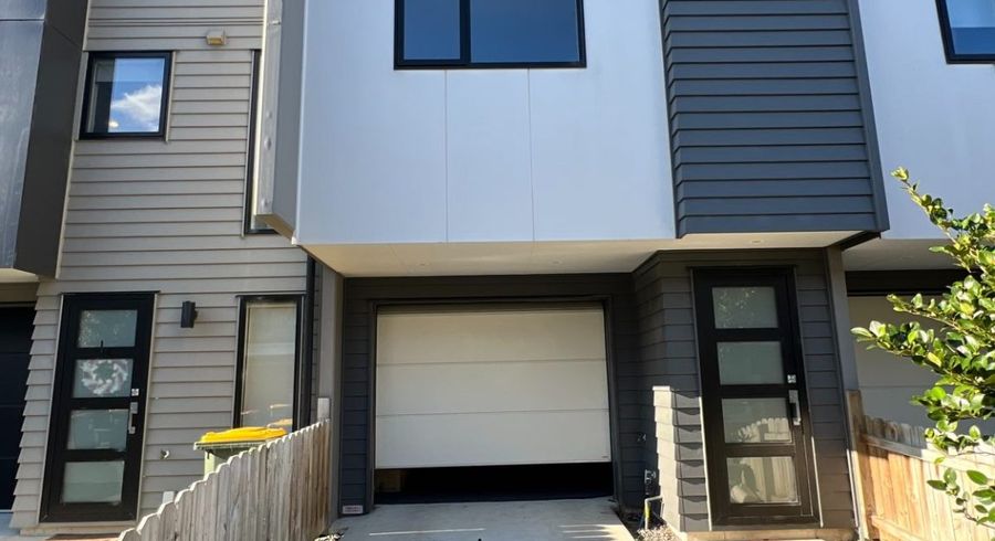  at 12/5 Perekia Street, Albany, North Shore City, Auckland