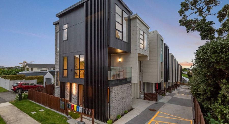  at 33 Williamson Avenue, Belmont, North Shore City, Auckland