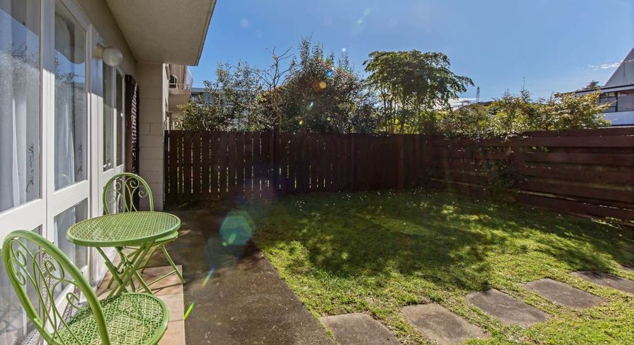  at 2/1 Glen Road, Browns Bay, North Shore City, Auckland