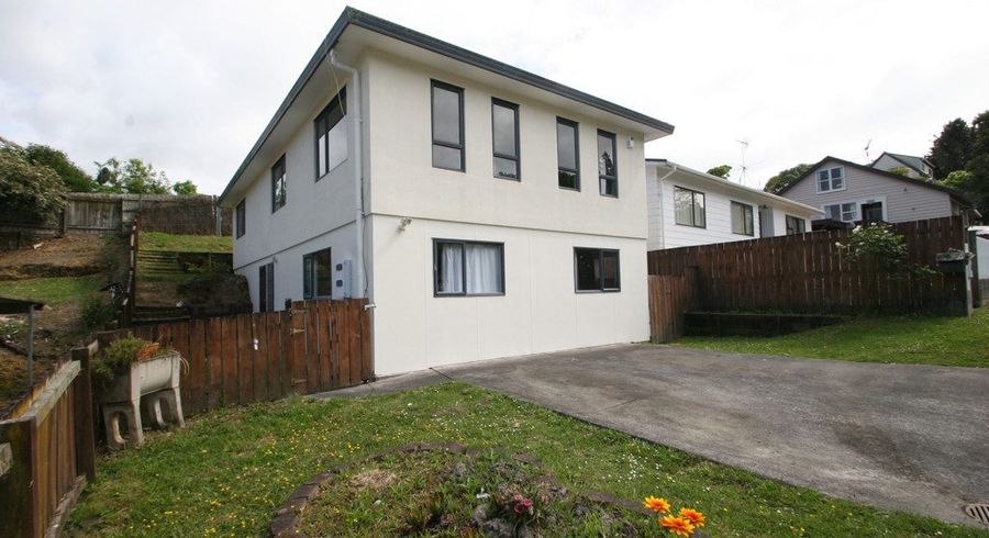  at 8A Garner Place, Glenfield, North Shore City, Auckland