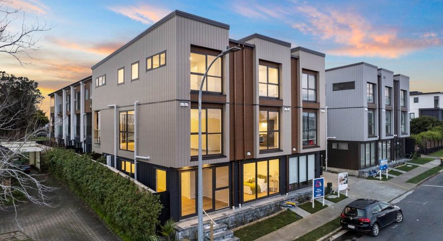  at 2/14 Williamson Avenue, Belmont, North Shore City, Auckland