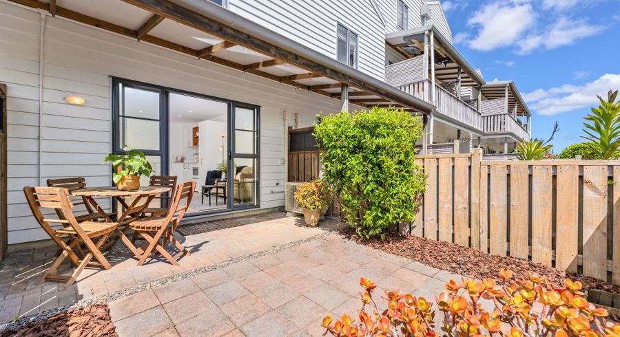 at 43/8 Carolina Place, Albany, North Shore City, Auckland