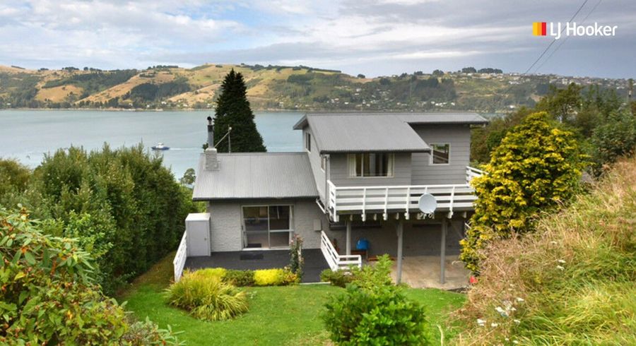  at 16 Junction Road, Ravensbourne, Dunedin