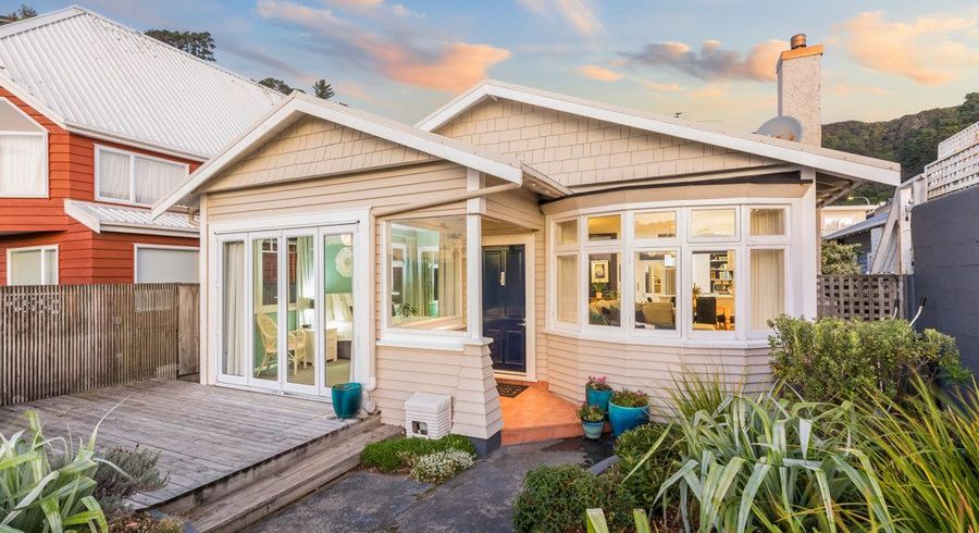  at 7 Marine Parade, Eastbourne, Lower Hutt, Wellington
