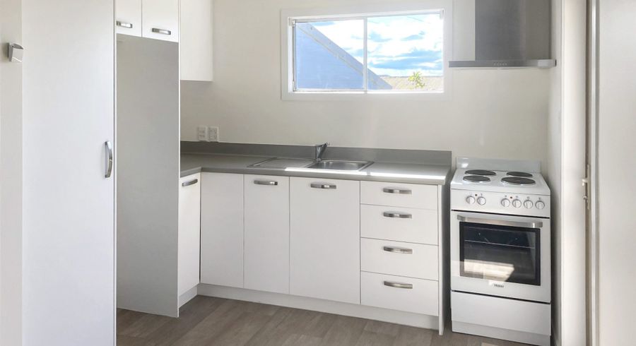  at 2/2 Vera Road, Te Atatu South, Waitakere City, Auckland