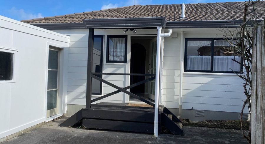  at 2/47 De Quincey Terrace, Highland Park, Manukau City, Auckland