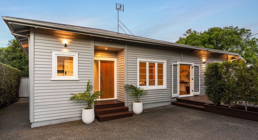  at 2/105 Lancaster Road, Beach Haven, North Shore City, Auckland