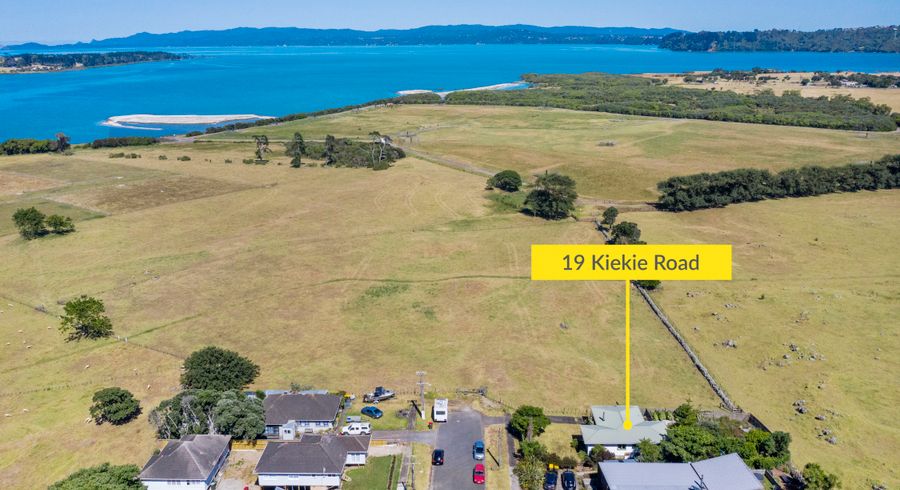  at 19 Kiekie Road, Mangere Bridge, Auckland
