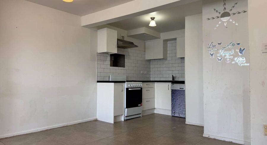  at 17A Hewlett Road, Massey, Waitakere City, Auckland