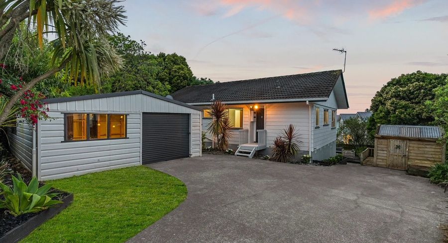  at 1/20 Royal View Road, Te Atatu South, Waitakere City, Auckland