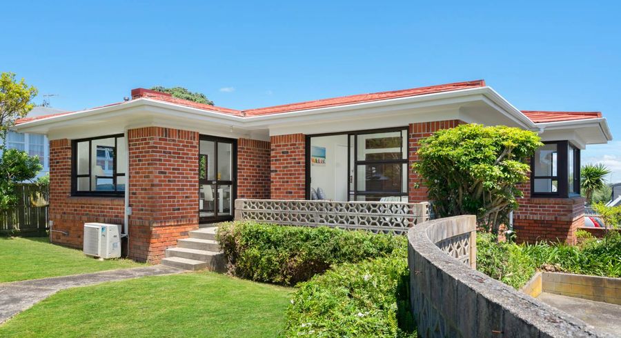  at 1/28 Rodney Street, Howick, Auckland