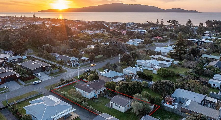  at 25 Rangihiroa Street, Waikanae Beach, Waikanae