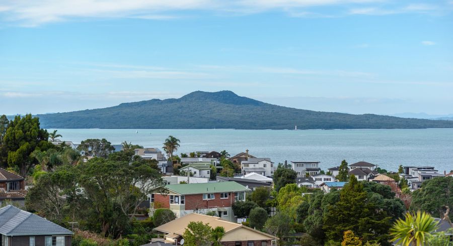  at 2/173 East Coast Road, Castor Bay, North Shore City, Auckland