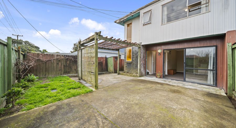  at 1/10 Sunnyside Road, Sunnyvale, Waitakere City, Auckland