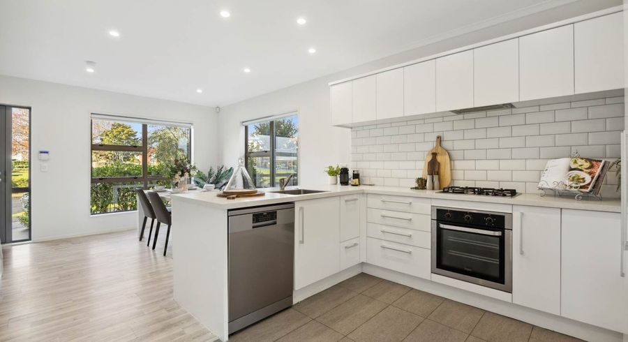  at 11 Nganui Avenue, Conifer Grove, Papakura, Auckland