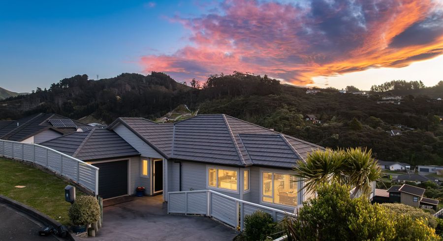 at 8 Bluejacket Place, Whitby, Porirua, Wellington