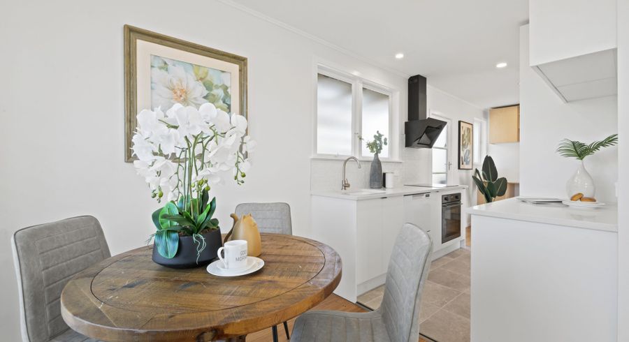  at 2/243 Lake Road, Northcote, North Shore City, Auckland