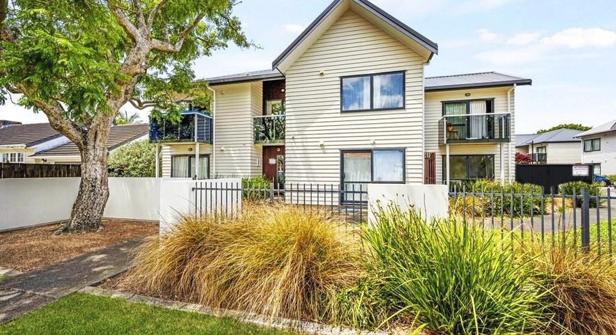  at 1/3  May Road , Mangere East, Manukau City, Auckland