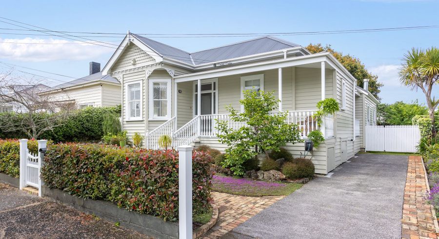  at 17 Parrish Road, Sandringham, Auckland