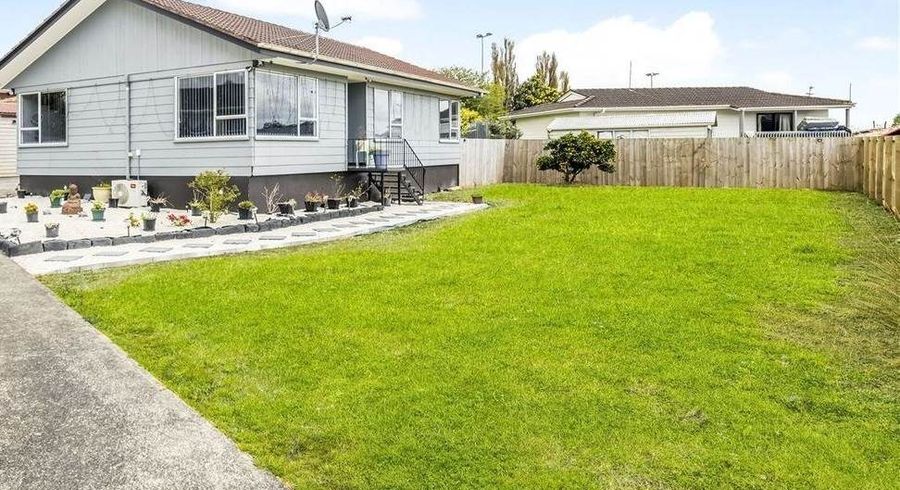  at 8 Pesaro Place, Clover Park, Manukau City, Auckland