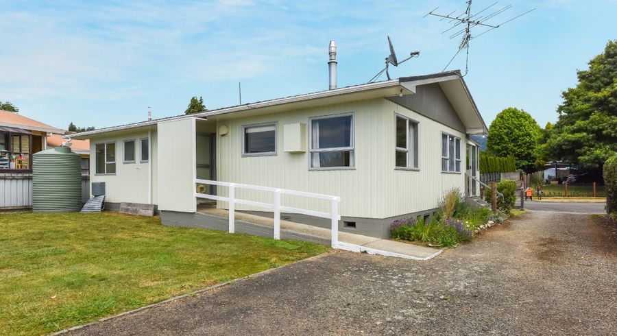  at 8 Linden Place, Brooklyn, Motueka