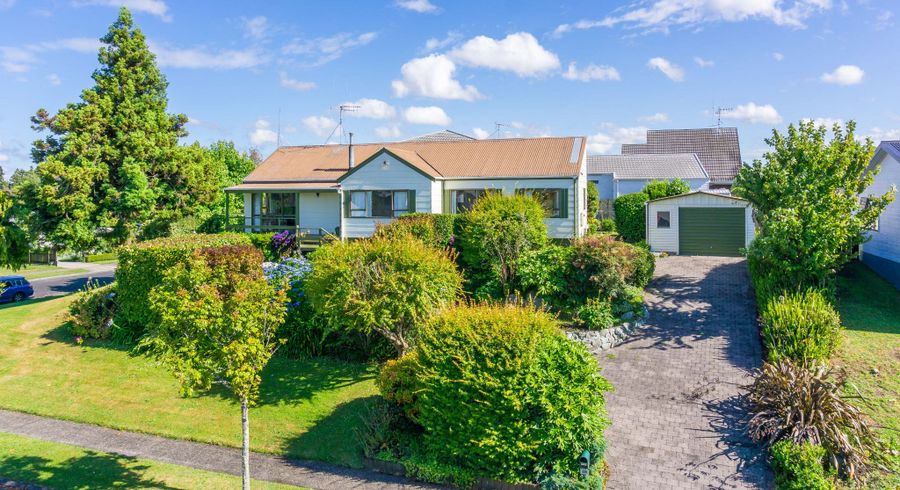  at 28 Gilbass Avenue, Hamilton Lake, Hamilton
