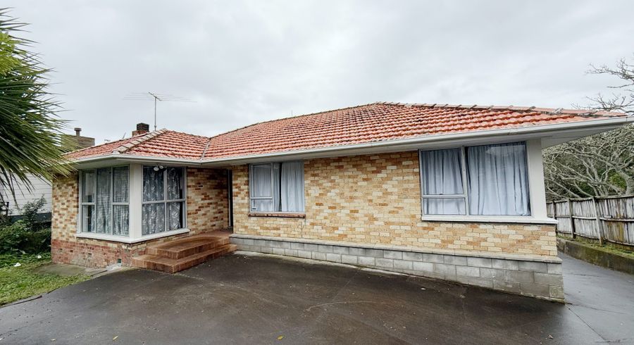  at 2 Griffen Park Road, Mount Roskill, Auckland City, Auckland