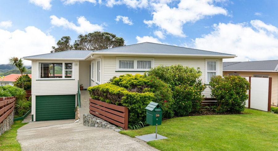  at 39 Carluke Street, Paparangi, Wellington