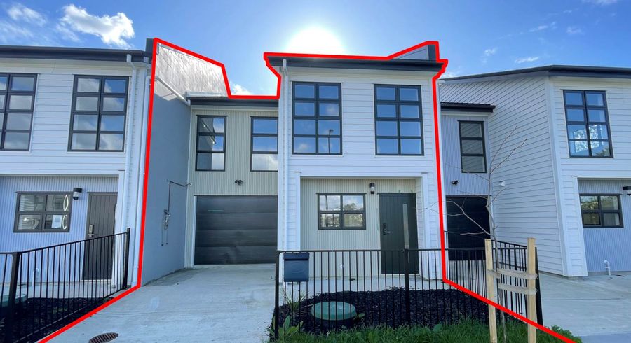  at 9 Kaha Lane, Henderson, Auckland