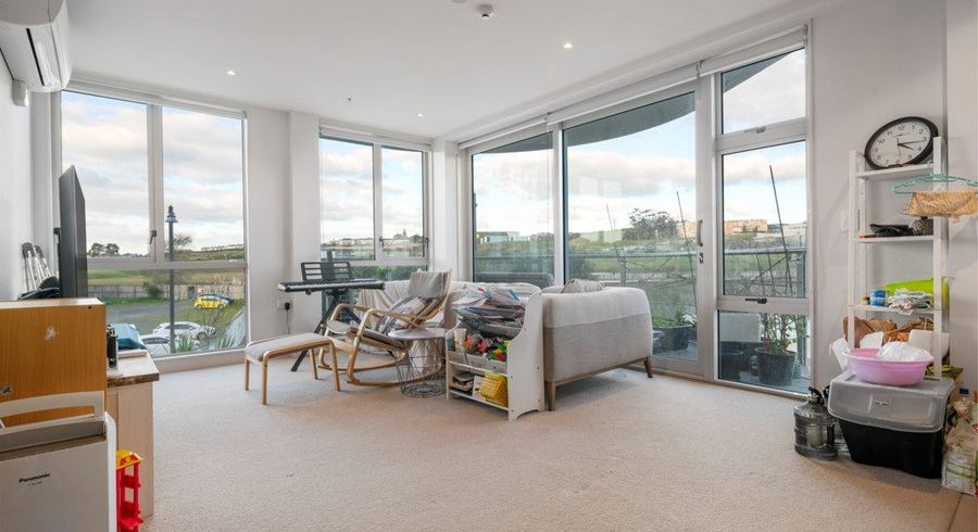  at 104/5 Rose Garden Lane, Albany, North Shore City, Auckland