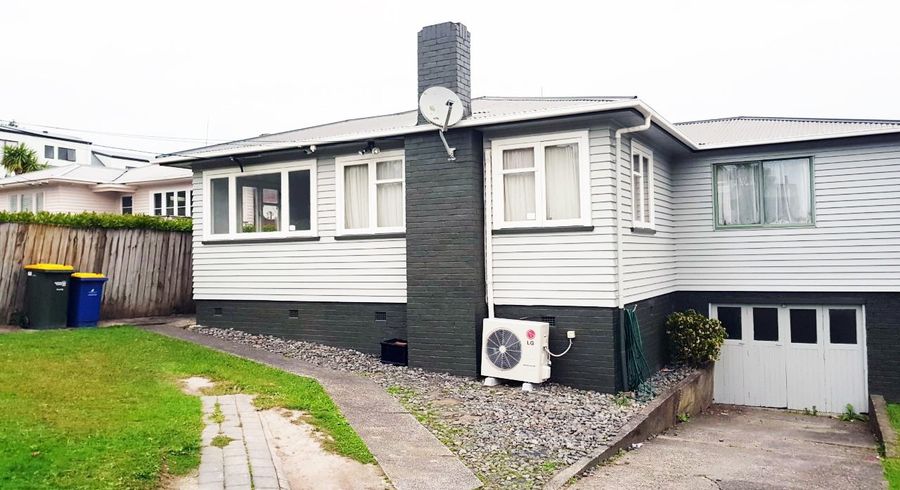  at 44 Kelman Road, Kelston, Auckland