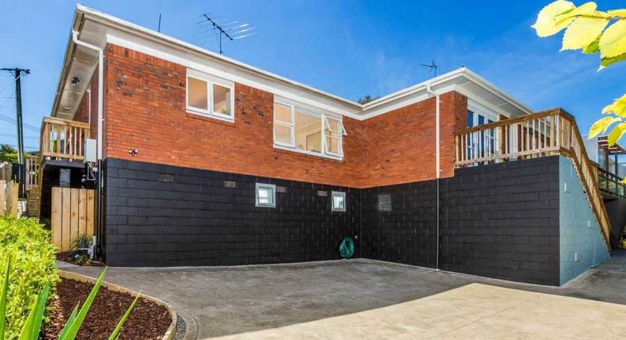  at 4/420 Beach Road, Mairangi Bay, Auckland