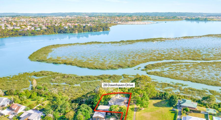 at 28 Dawnhaven Drive, Te Atatu Peninsula, Waitakere City, Auckland