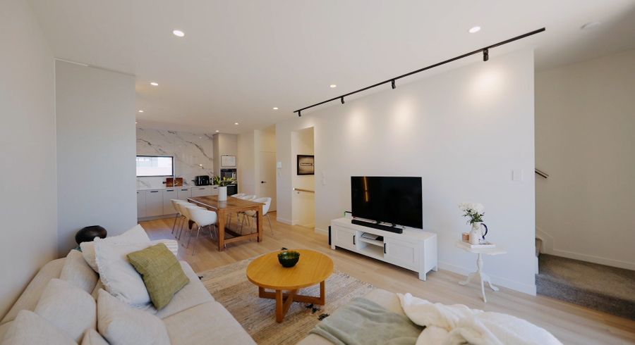  at 2/29 Roberton Road, Avondale, Auckland