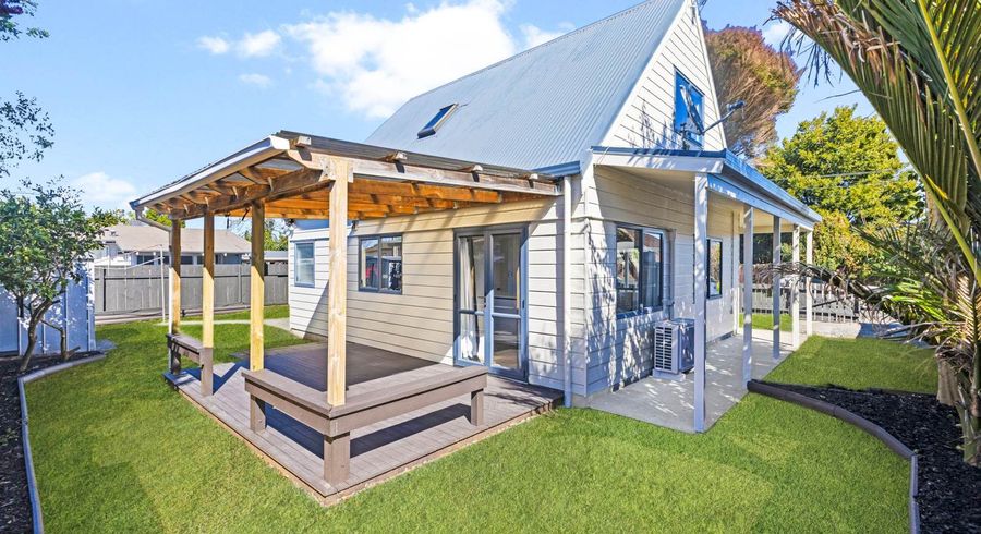  at 2 Braeburn Place, Takanini, Papakura, Auckland