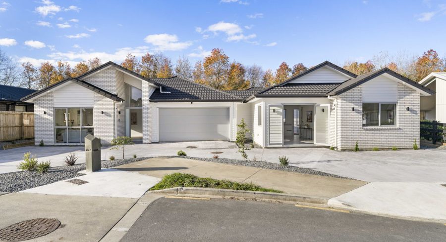  at 8 Munro Oak Lane, Clevedon, Manukau City, Auckland