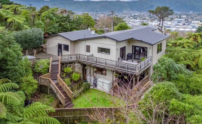  at 22 Onehuka Road, TIROHANGA, LOWER HUTT