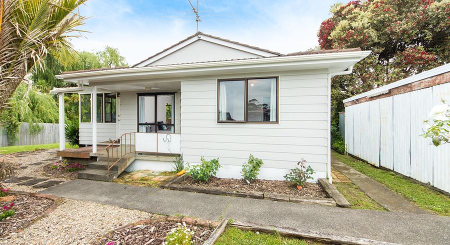  at 2/27 Edwin Freeman Place, Ranui, Auckland