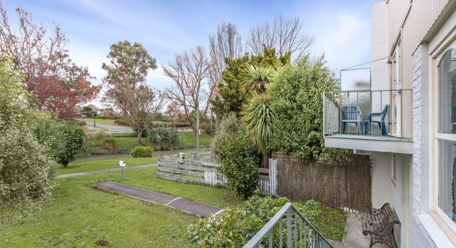  at 9 Esher Place, Saint Martins, Christchurch