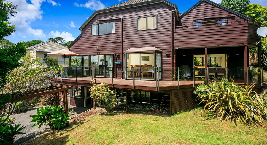  at 124 Onetaunga Road, Chatswood, Auckland