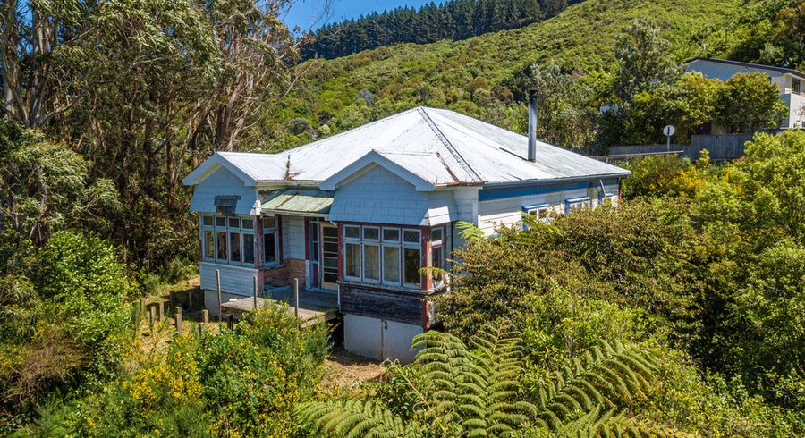  at 16 Westra View, Tawa, Wellington