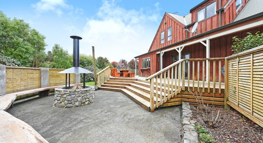  at 100 Emerald Hill Drive, Birchville, Upper Hutt