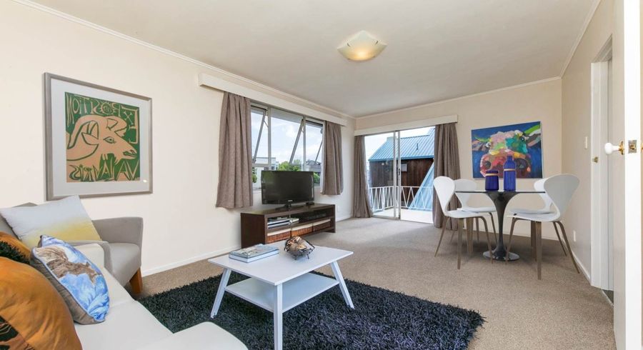  at 4/2 Riverview Road, Panmure, Auckland City, Auckland