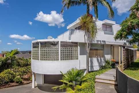  at 1/103 Aberdeen Road, Castor Bay, Auckland