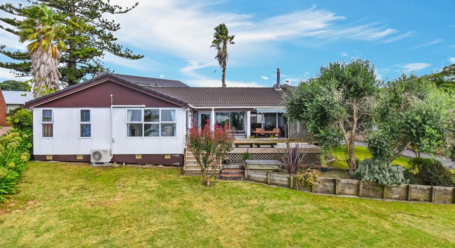  at 27 Beihlers Road, Weymouth, Auckland