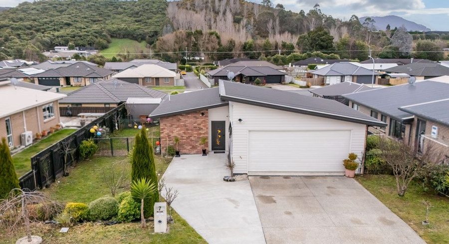  at 7 Diamond Grove, Brown Owl, Upper Hutt