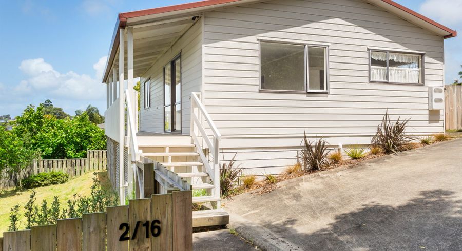 at 2/16 Normanton Street, Glenfield, North Shore City, Auckland